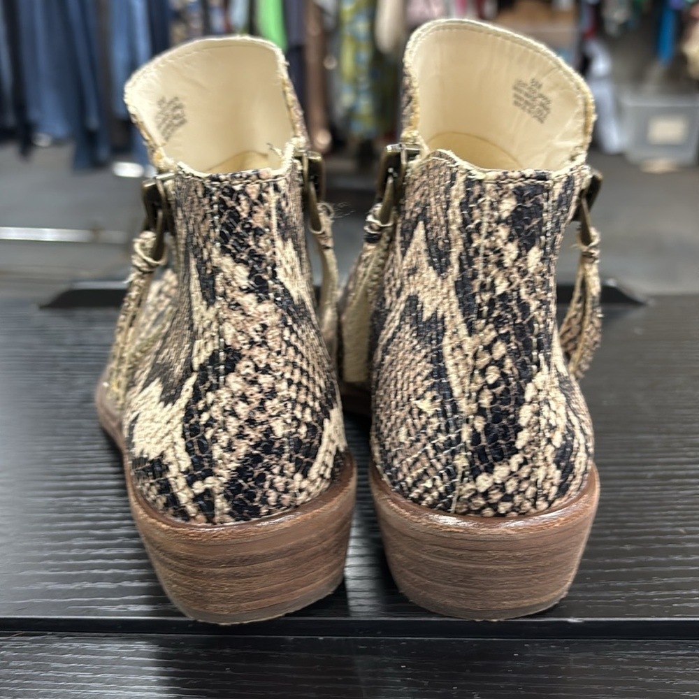Gianni Bini Snakeskin Ankle Boots with Dual Side Zipper - Picture 5 of 8